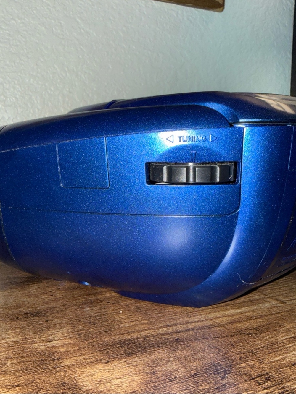 Sylvania Retro CD Player Boombox - Blue - Picture 6 of 8